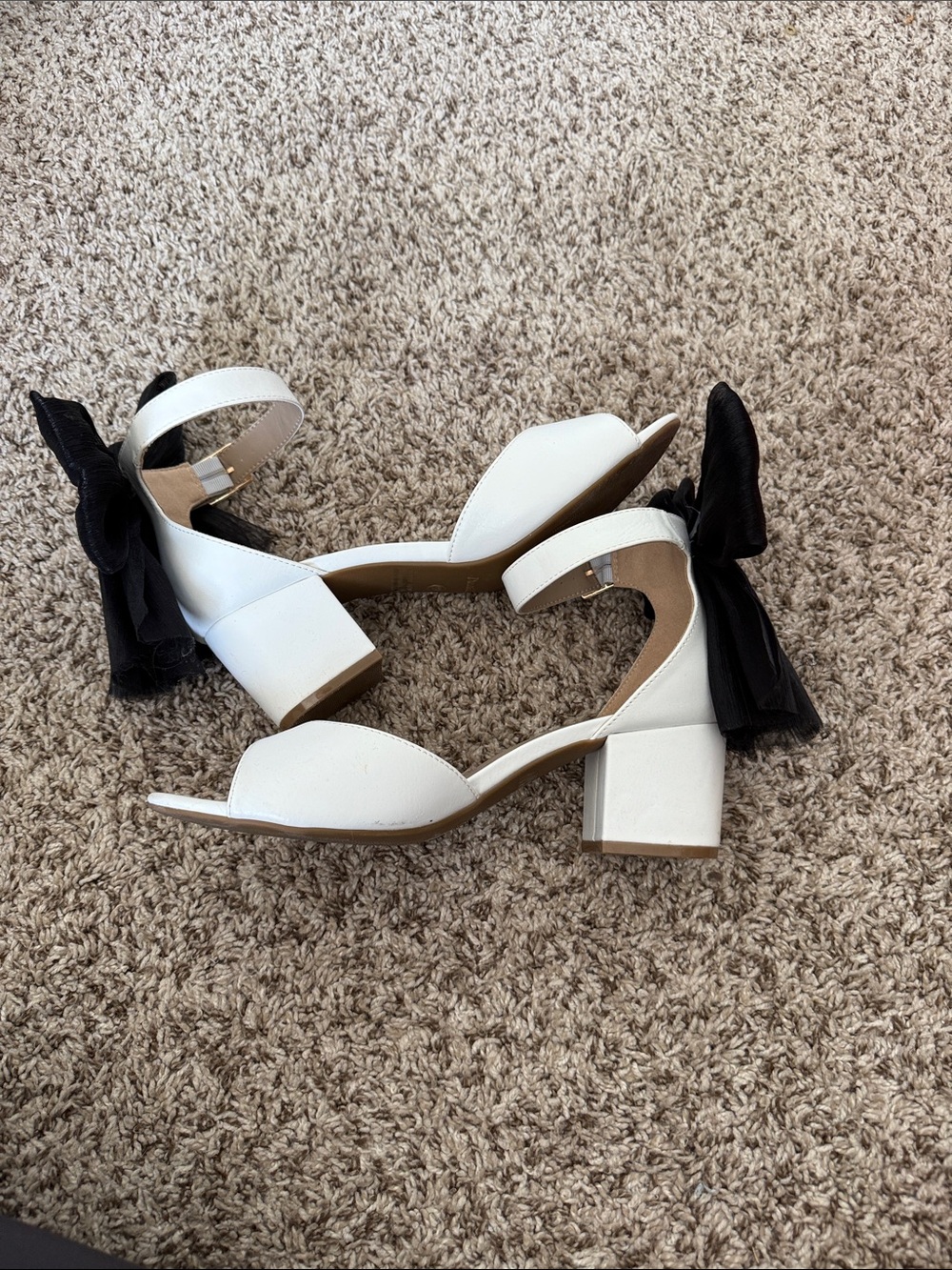 Dream Pairs white sz 9.5 Open-Toe Ankle-Strap Heels with Black Bow - Picture 4 of 6